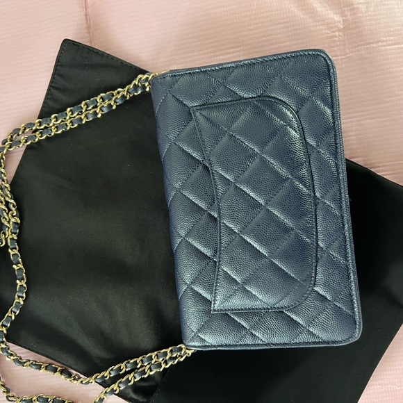 Chanel woc in blue, full receipt and packing - Picture 3 of 3
